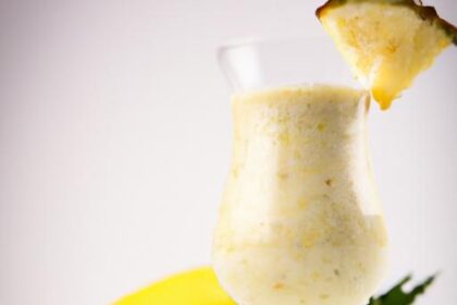 Tropical Delight: Crafting the Perfect Pineapple Banana Smoothie