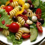 Fresh & Flavorful: Gluten-Free Pasta Salad with Olives & Veggies