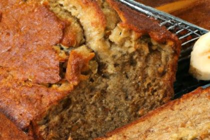 Ultimate Easy Banana Bread Recipe: Moist & Melts Instantly