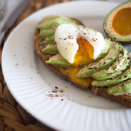 Egg-topped Avocado Toast: A Nutritious Morning Boost