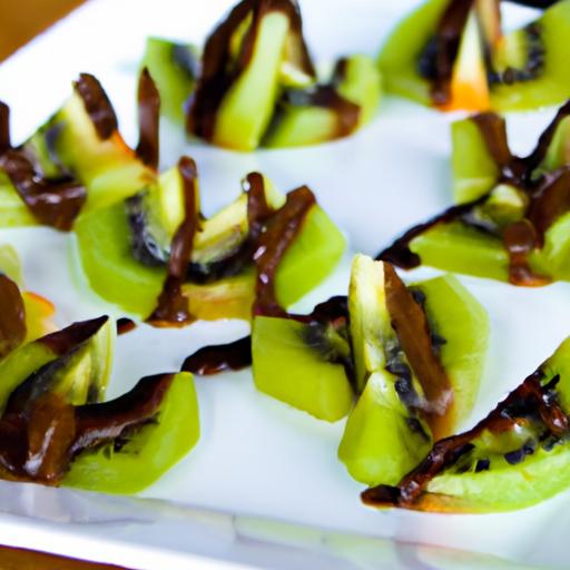 Keto⁣ Chocolate-Dipped Kiwi ​Slices:⁣ Sweet, Low-Carb Delight
